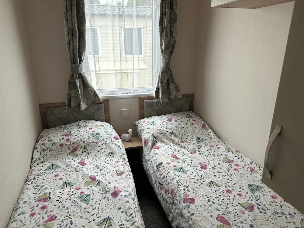 Felixstowe Chimo Caravan 8 Sleeps 5 min to Beach