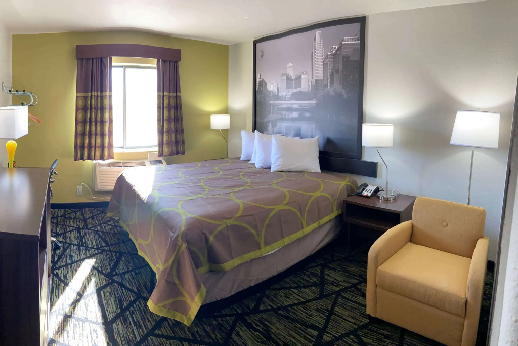 Super 8 by Wyndham York NE