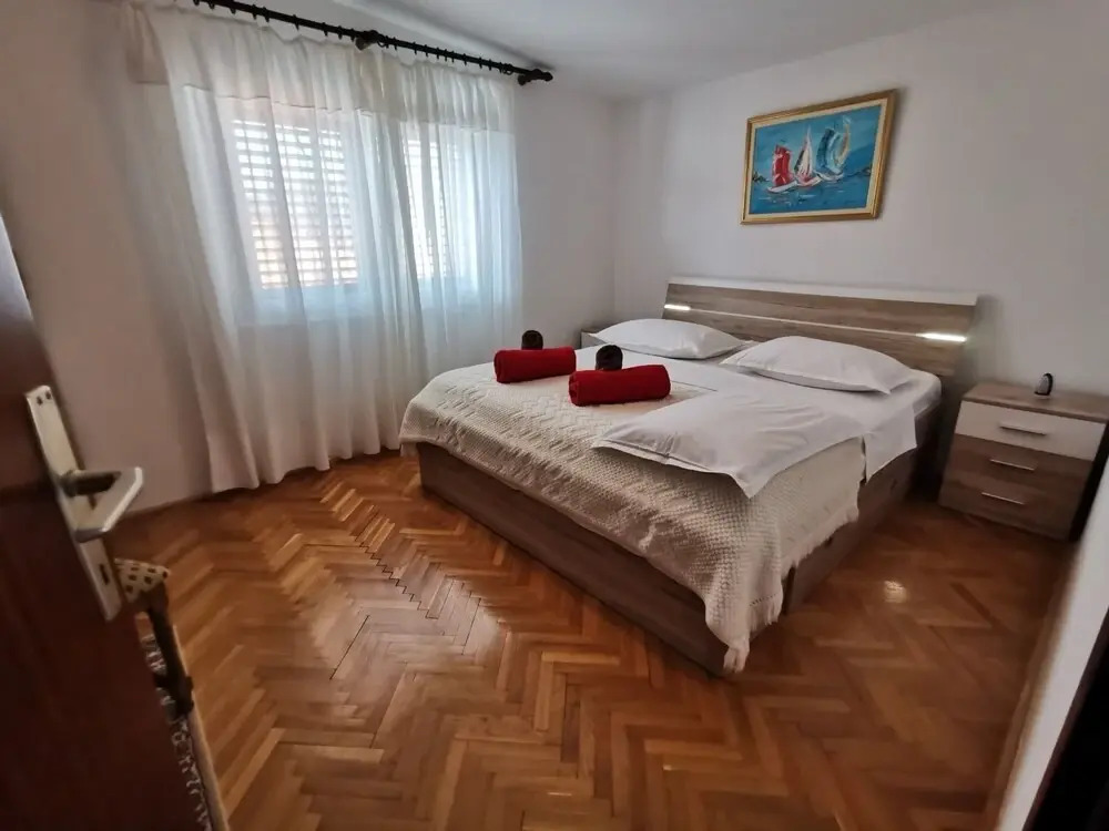 Srđan - 10 m From the Beach - A2