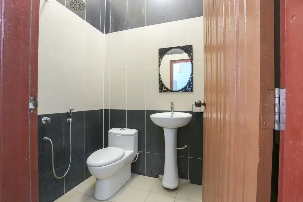 OYO 90174 Tuah Inn