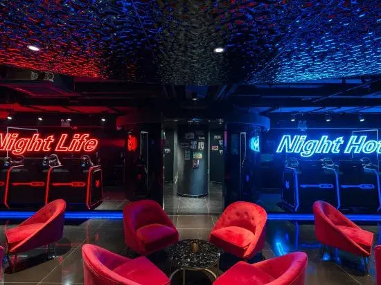 J e-sports Hotel (Shanghai Songjiang University Town)