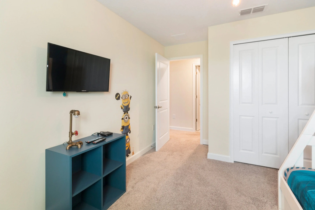 4 Bedrooms 3 Bathrooms Storey Lake 4829 Rc