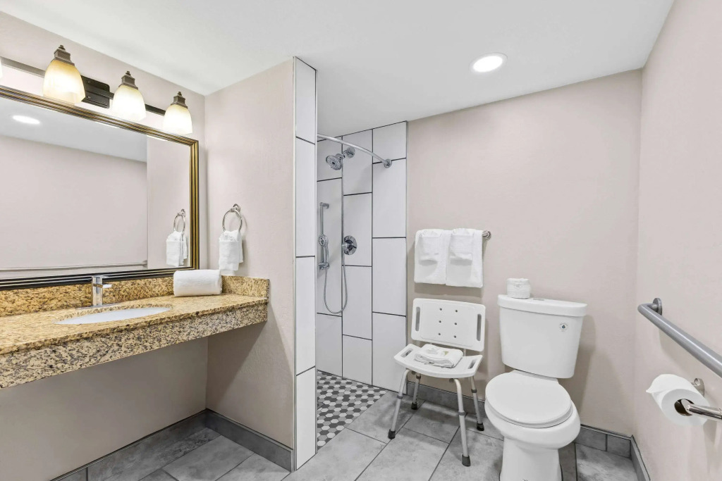 Days Inn & Suites by Wyndham Mesa Near Phoenix