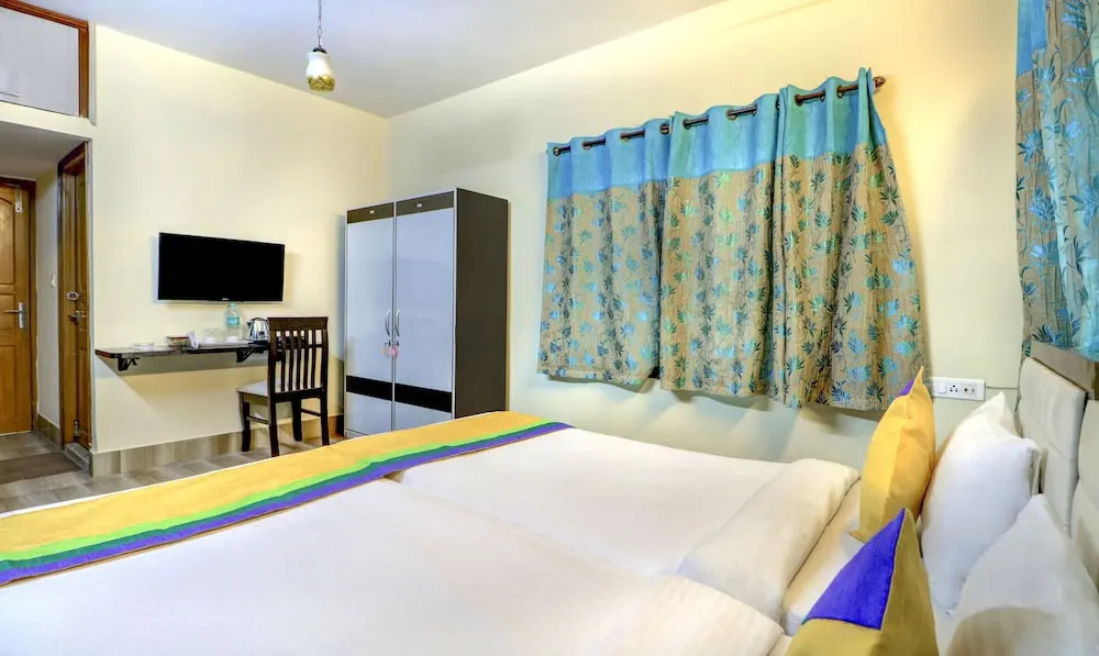 Treebo Trip Ashraya Inn