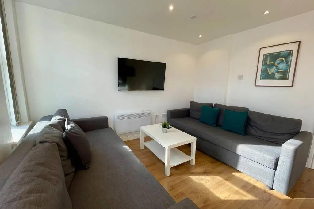Group of 4 Apartments for up to 24 Guests