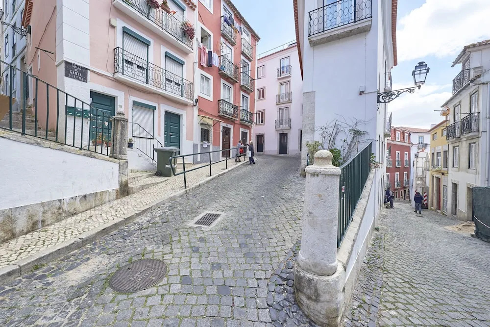 Graça and Alfama Heritage 3-BR Signature Suites by NestAtLisbon
