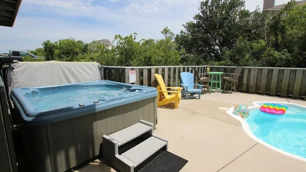OBX Retreat - 7 Br home by RedAwning