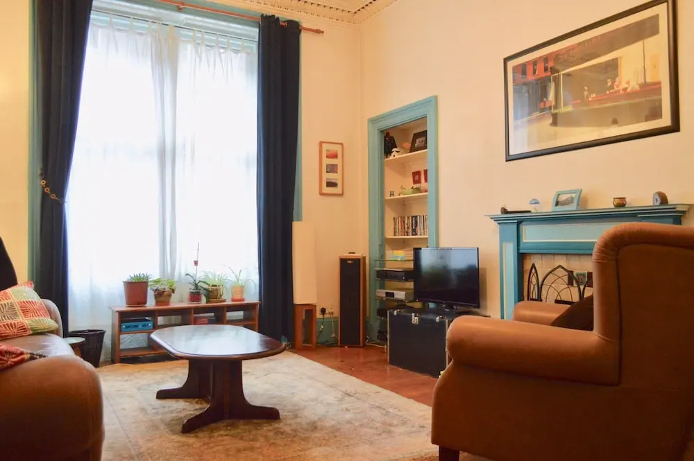 Two Bedroom Flat In Meadowbank
