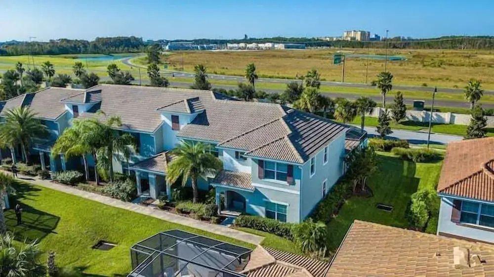 4871 CT - Storey Lake - 5 bd 4bath Townhome Near Disney