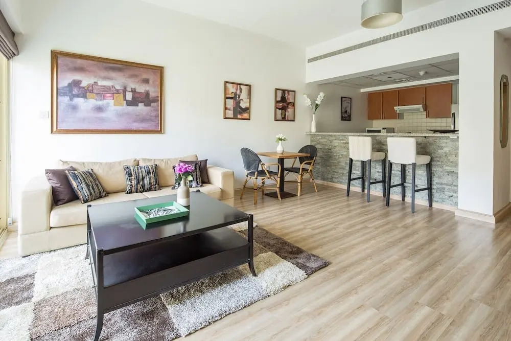 Spacious 1BR in The Greens!