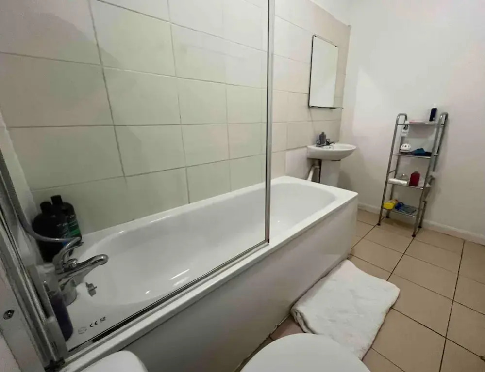 Private Rooms for 7 People With Bathroom