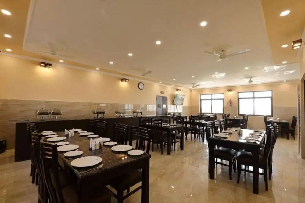 Charekh Food & Forest