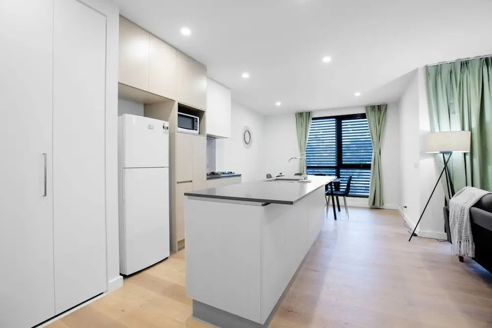Trendy 2 Bedroom In Ringwood/Eastland With Parking