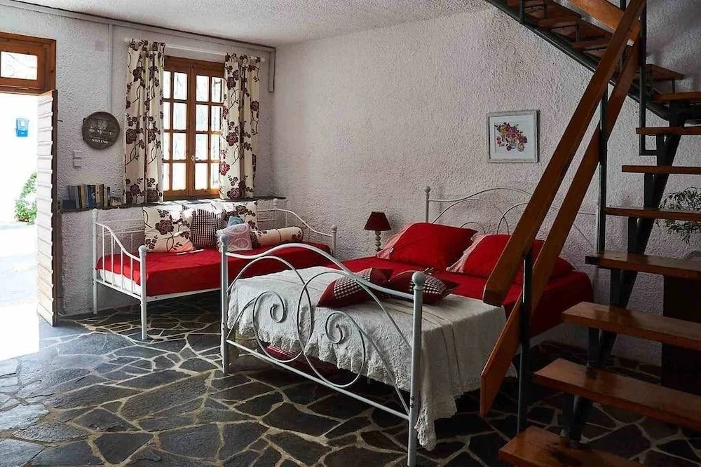 Maisonette Rouge - Paradise By The Beach