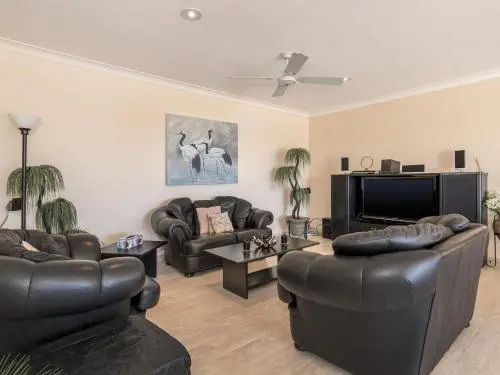 Lakeshore Apartments - Unit 5