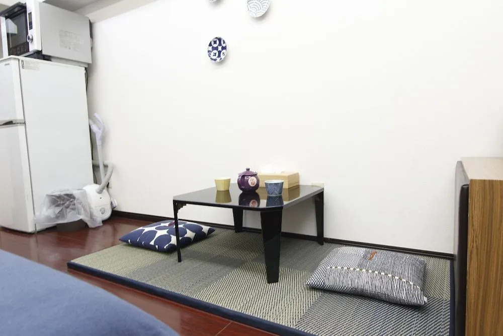 Ko's Apartment, Shibuya Station
