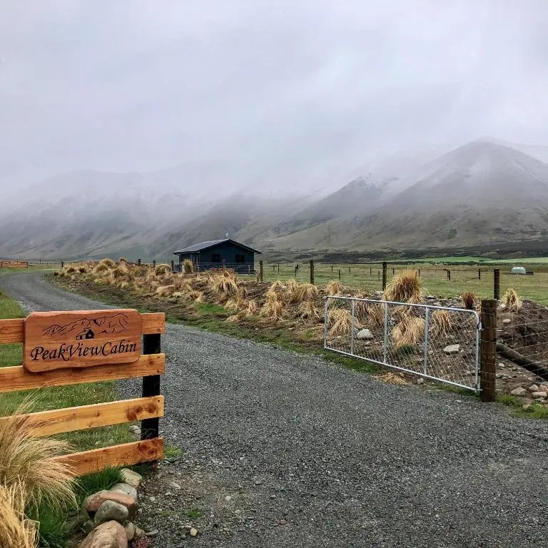 Peak View Cabin - Ben Ohau - Stylish Seclusion