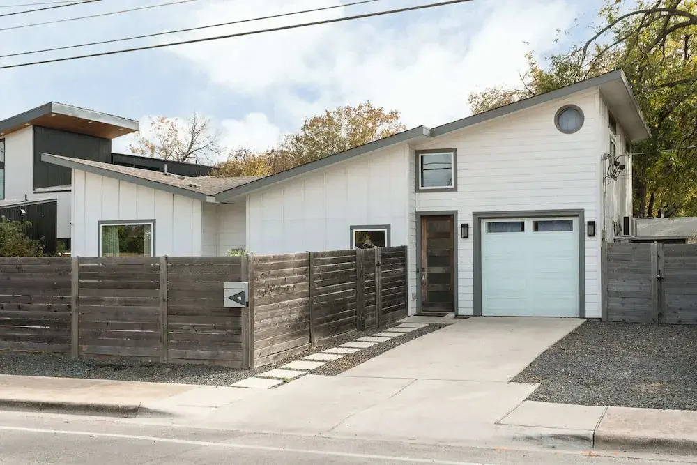 Stylish 4BR Home w Pool Hot Tub Near Downtown
