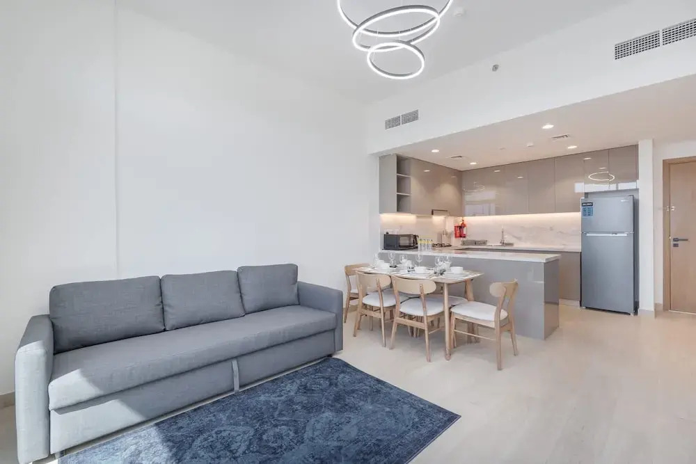 Modern and Peaceful 2 Bedroom in Amber by Azizi