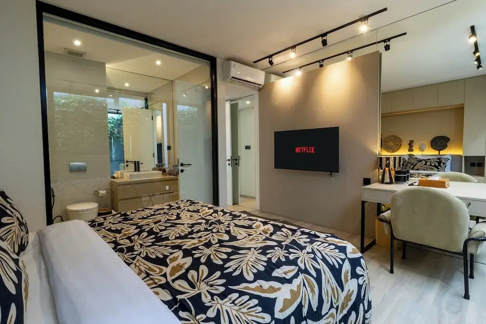 Luxury 2BR Berawa Loft | Private Pool, Near Cafe