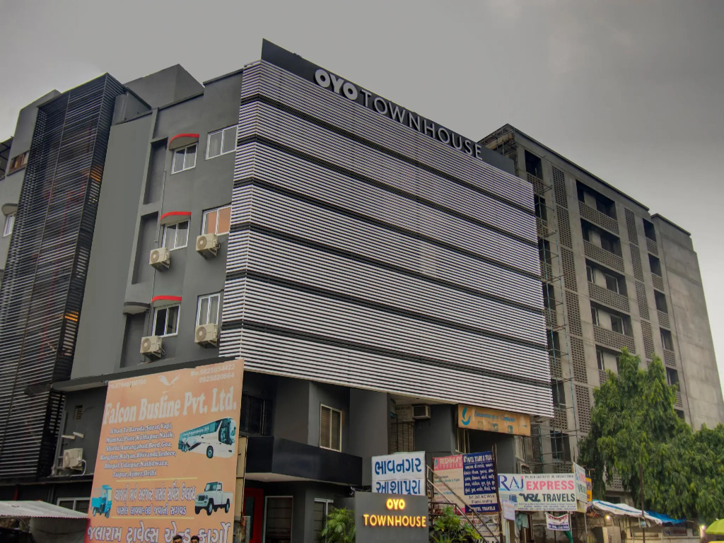 Super Townhouse Paldi Bus Terminal Ahmedabad Formally Neelkanth