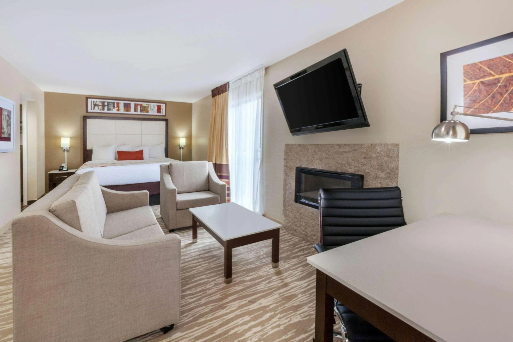 Hawthorn Suites by Wyndham Southfield