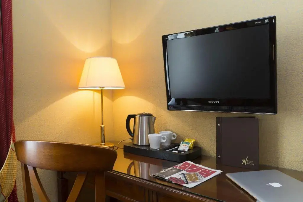 Elysees Niel Hotel
