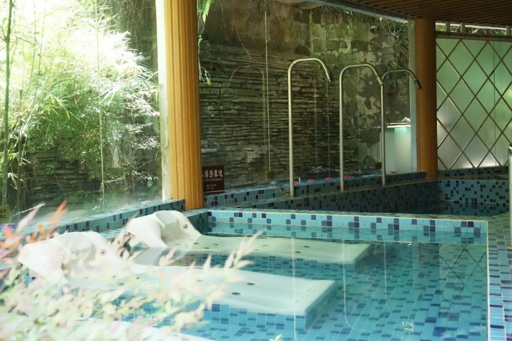 Huashuiwan No. 1 Hot Spring Hotel