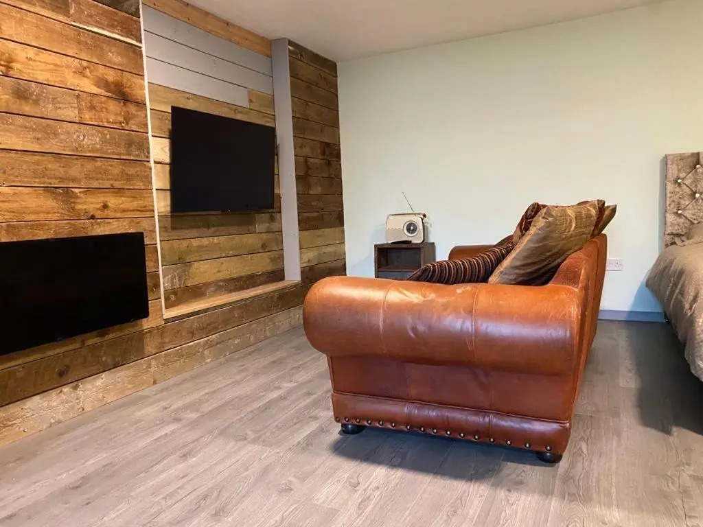 Treetops flat4 Hall Green B28