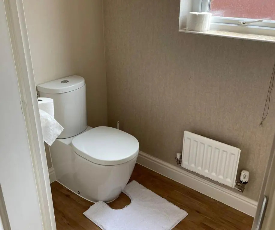 Holiday Home In Cardiff, Sleeps 8