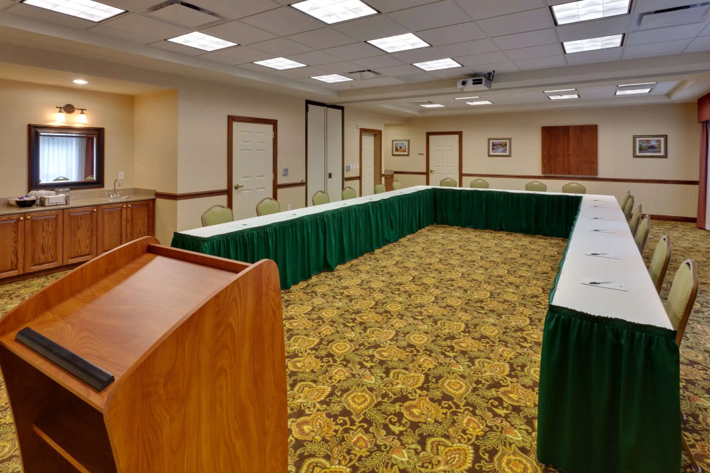 Country Inn & Suites by Radisson, State College Penn State Area , PA