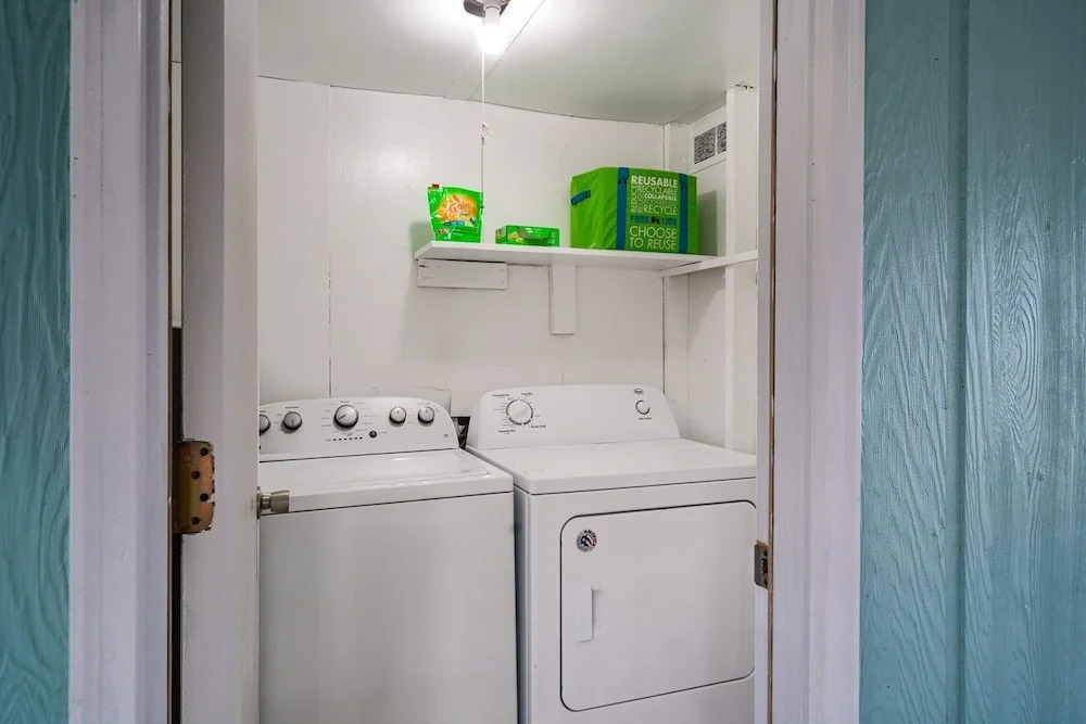 Palmetto Paradise 3 Bedroom Home by RedAwning