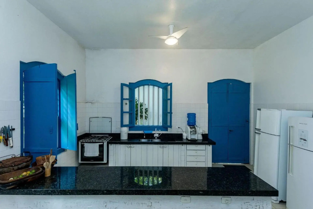 Fazenda histórica com piscina e churrasqueira a poucos metros da praia Domingas Dias, Ubatuba