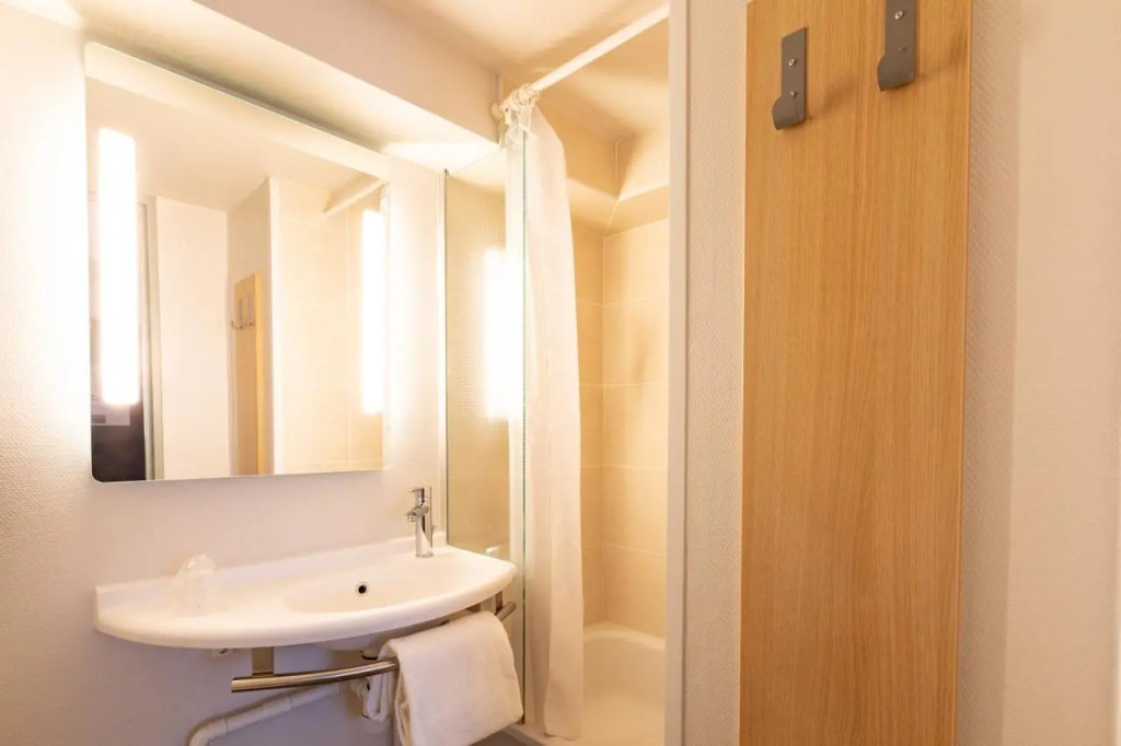 B&B HOTEL Laval Changé
