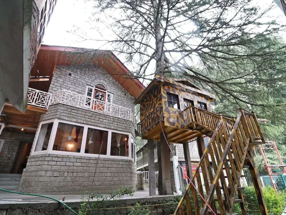 OYO 13724 Home Cosy Stay Near Mall Road