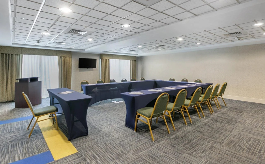 Holiday Inn Express Hotel & Stes Mt. Arlington Rockaway Area by IHG