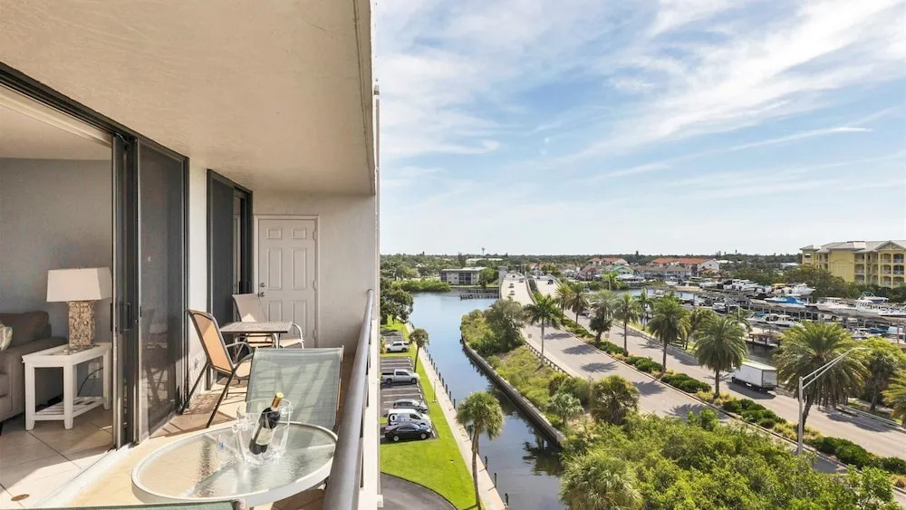 Anchorage Resort 7th Fl 2 Bedroom Condo With Beach Access 0892