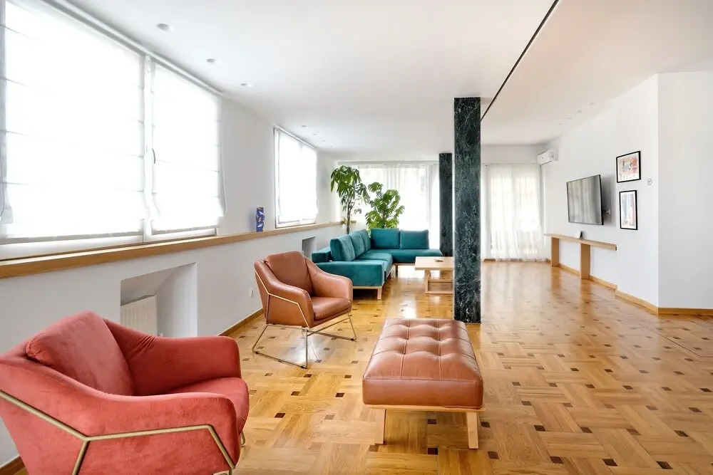 Jade's and Tala's Apartment - Acropolis View