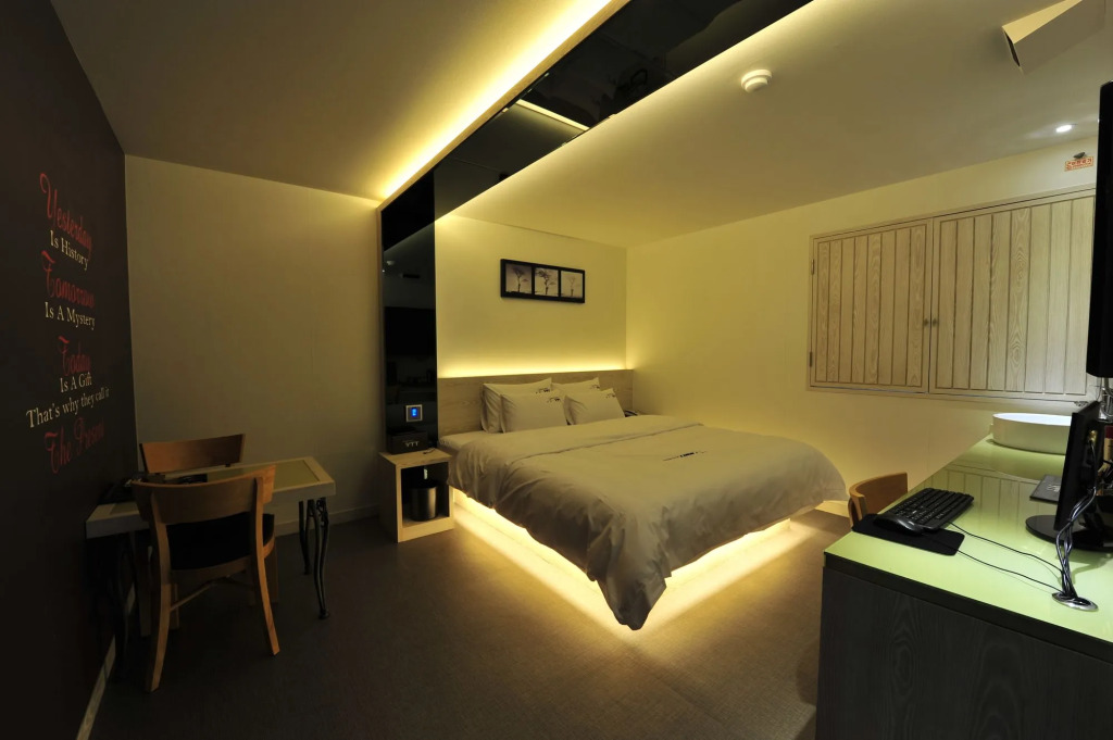 Ytt Hotel