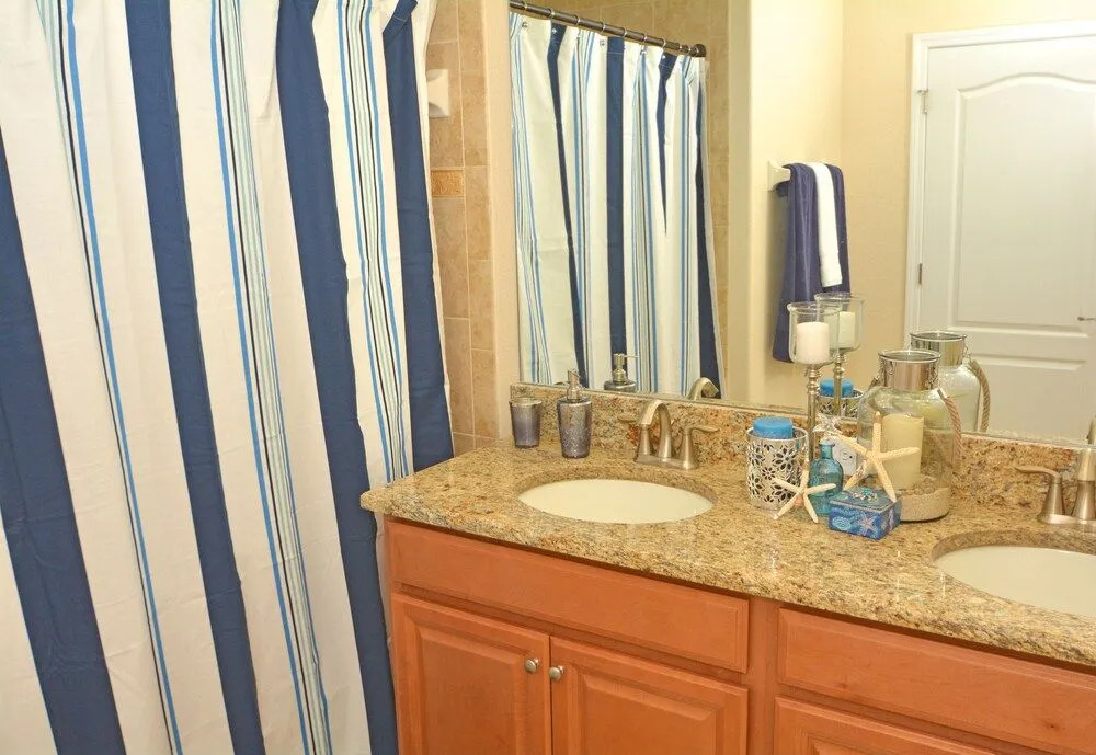 2971BP Posh Palace 4 Br home by RedAwning