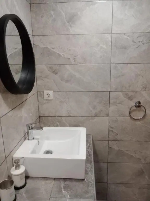 Closer "Egnatia Apartment 4"