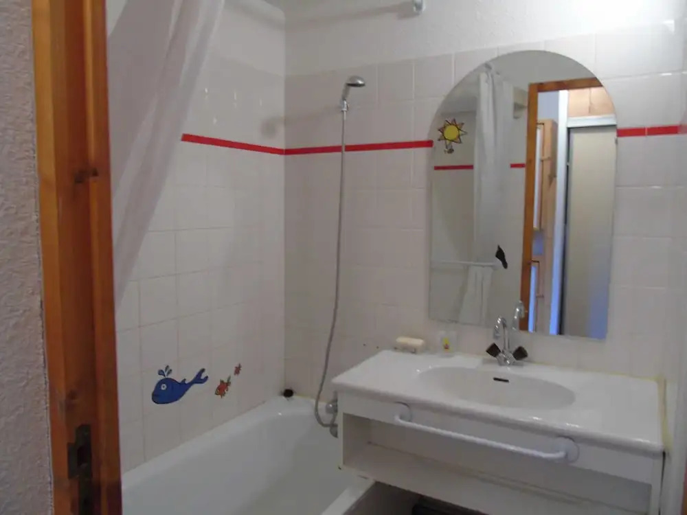 Lou Services Apartment M2-221 LSI 001