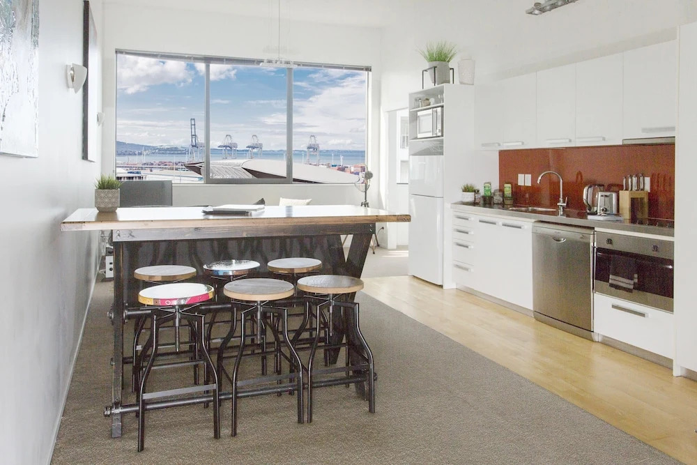 TOWNY - Penthouse with Carpark - 2 Bedrooms
