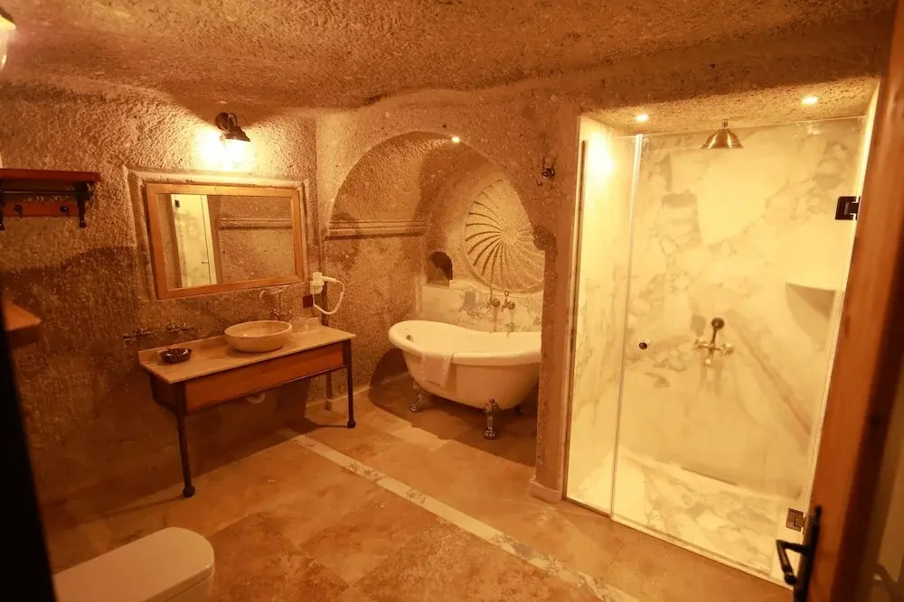 Sarnich Cave Suites