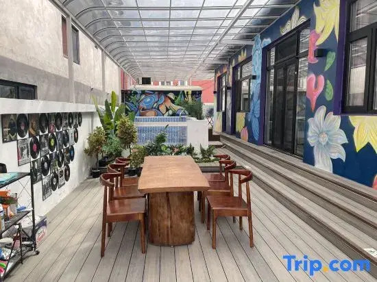 Shiyou Bajiu Homestay (Shidu)