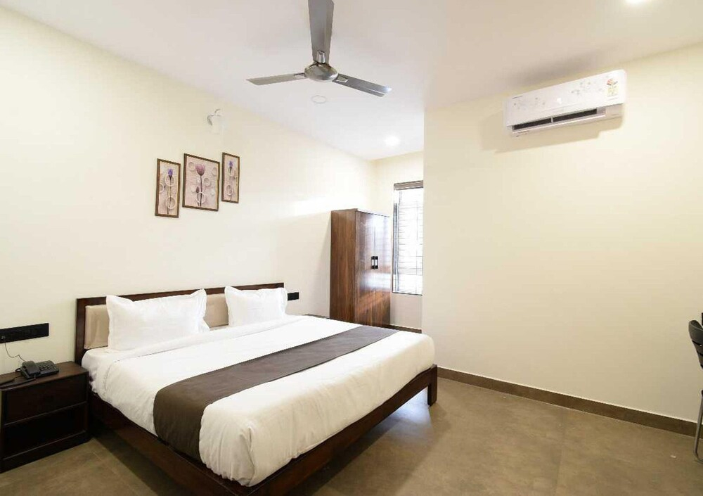 Super Townhouse Oak NFC Crossway Hyderabad