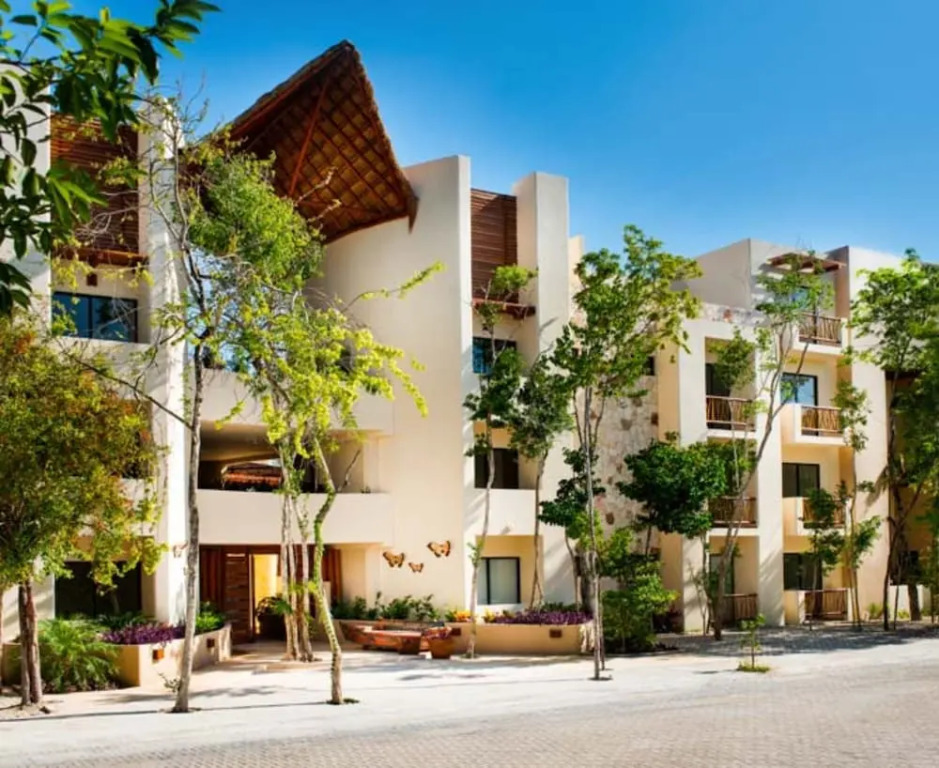 Amazing 2BR condo surrounded by nature by Happy Address