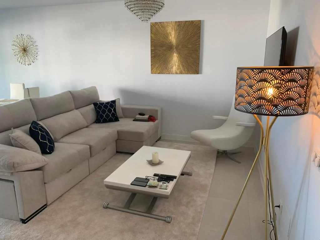 BRAND NEW STUNNING 3 BED RAISED GROUND FLOOR APARTMENT WITH SEA & POOL & MOUNTAIN VIEW INDOOR & OUTDOOR SWIMMING POOLS & GYM WALKING DISTANCE TO BEACH PORT Casa Casu Estepona