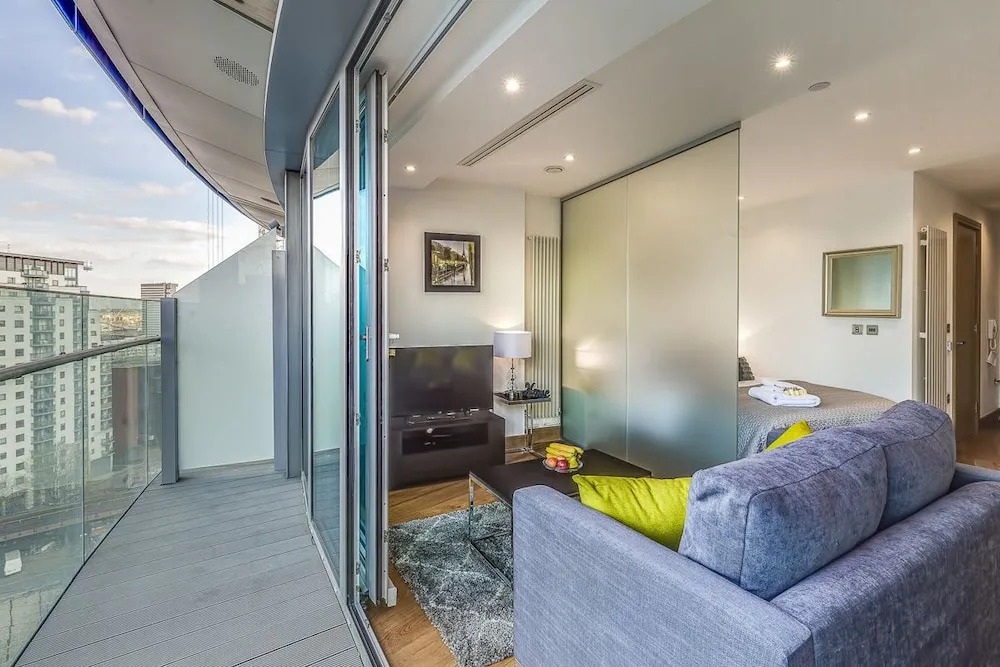 Q Canary Wharf Apartments - Arena Tower