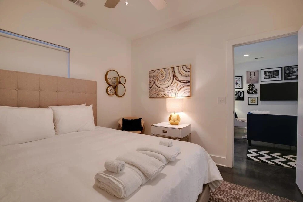 4br/3.5ba w/ Loft, Deck, & Ping Pong by Domio